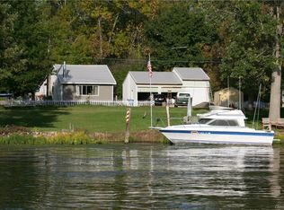 7512 Gordon Rd, Baldwinsville, NY 13027