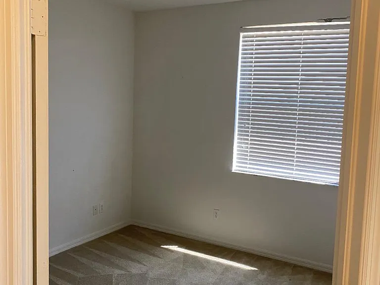 8919 Spring Mountain Way — Photo 23