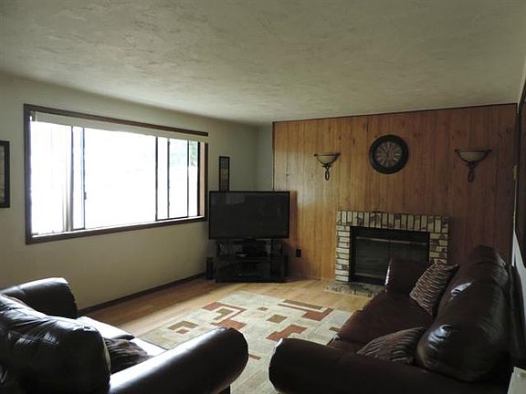 3rd image of 1424 Kimtah Ct NE