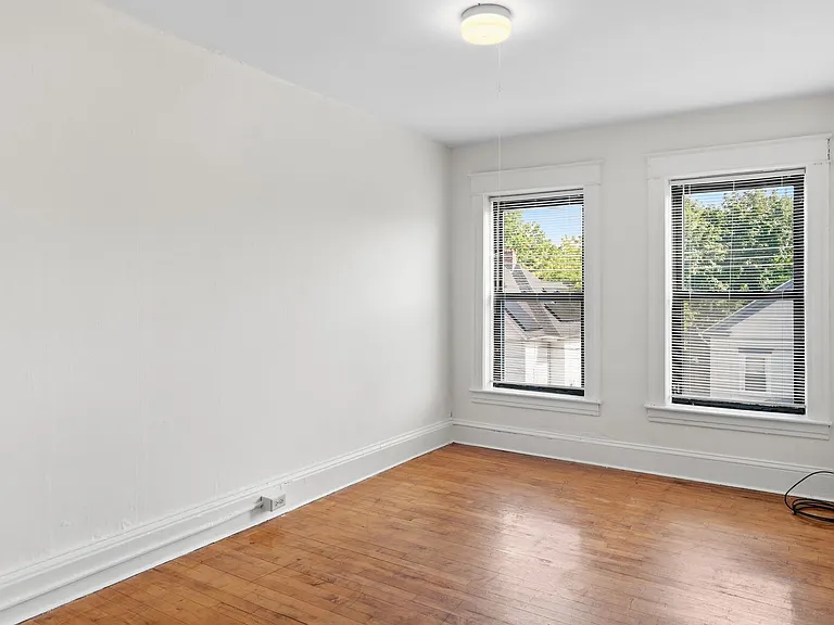 1447 Dwight St — Photo 9