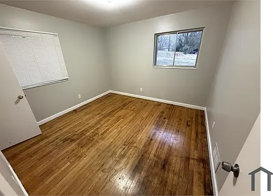 349 Glynn Dr — Photo 10