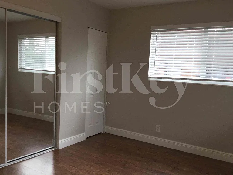 6521 Roosevelt St — Photo 24