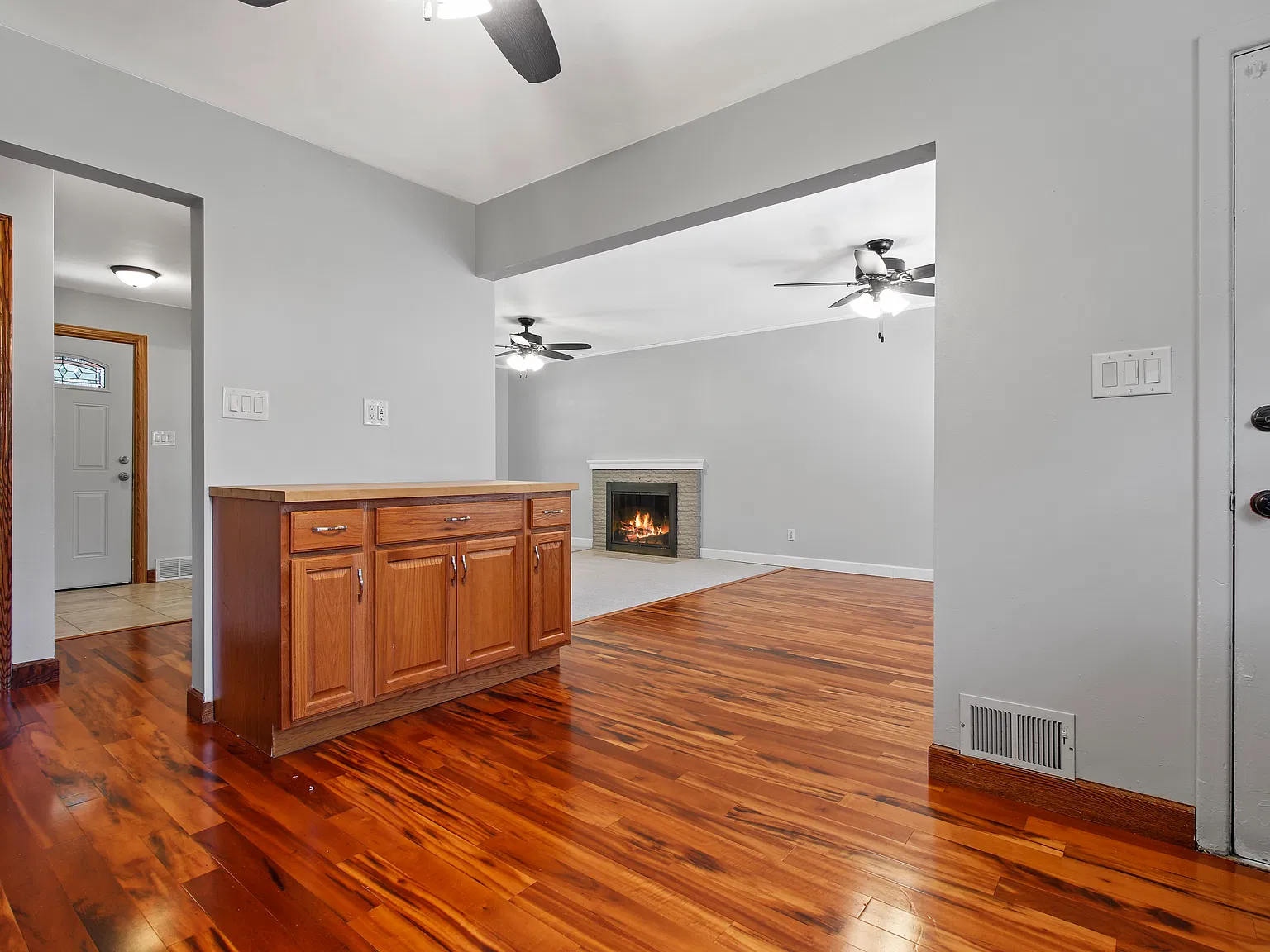 233 Wilbur Ave — Photo 2