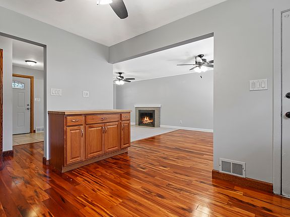 2nd image of 233 Wilbur Ave