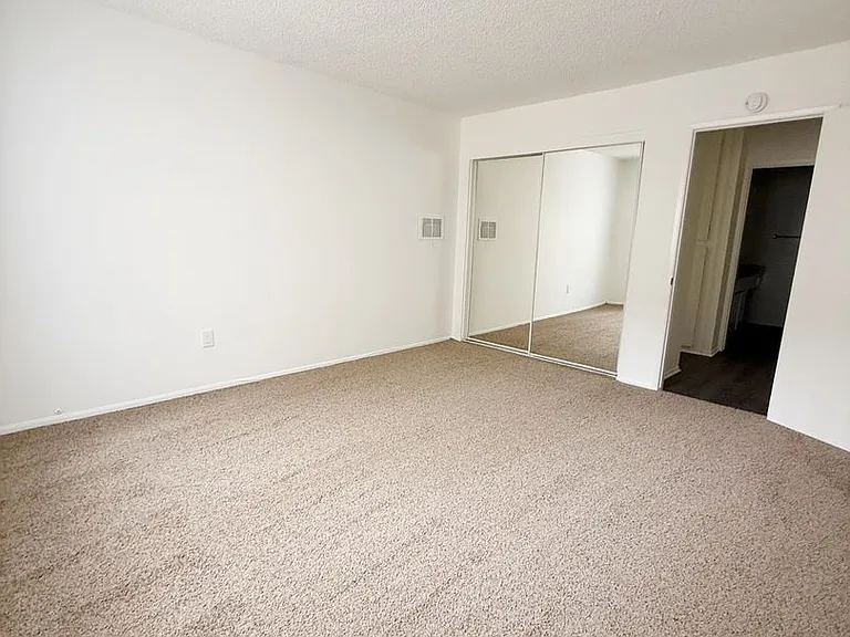 1535 E Canfield Ln- Offboarding TBD — Photo 5
