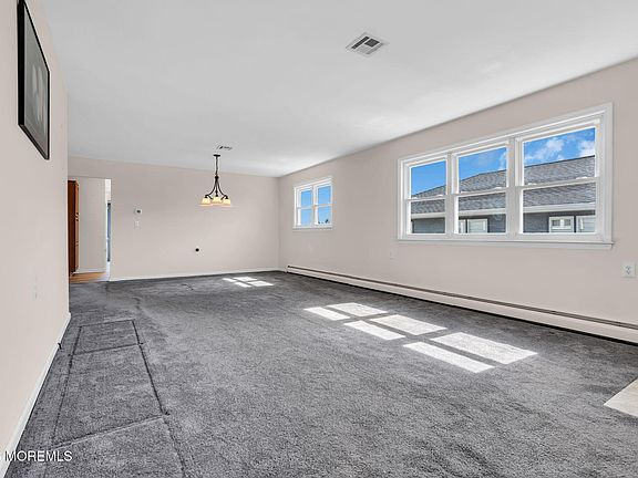 5th image of 18 Saint David Drive