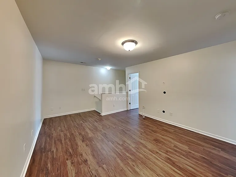1113 Garrison Rd — Photo 8