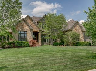 13800 Fairway St, Leawood, KS 66224