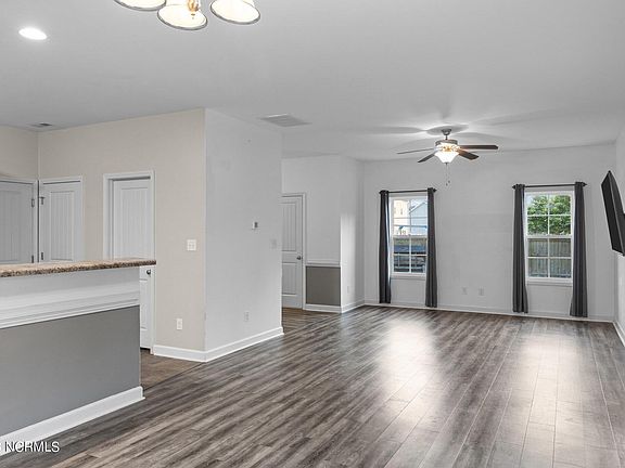 3rd image of 510 Aberdineshire Court