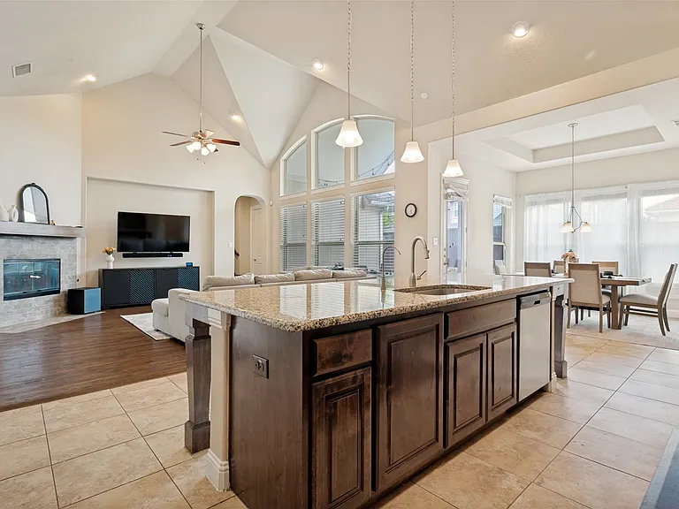 13340 Sellaronda Way — Photo 11
