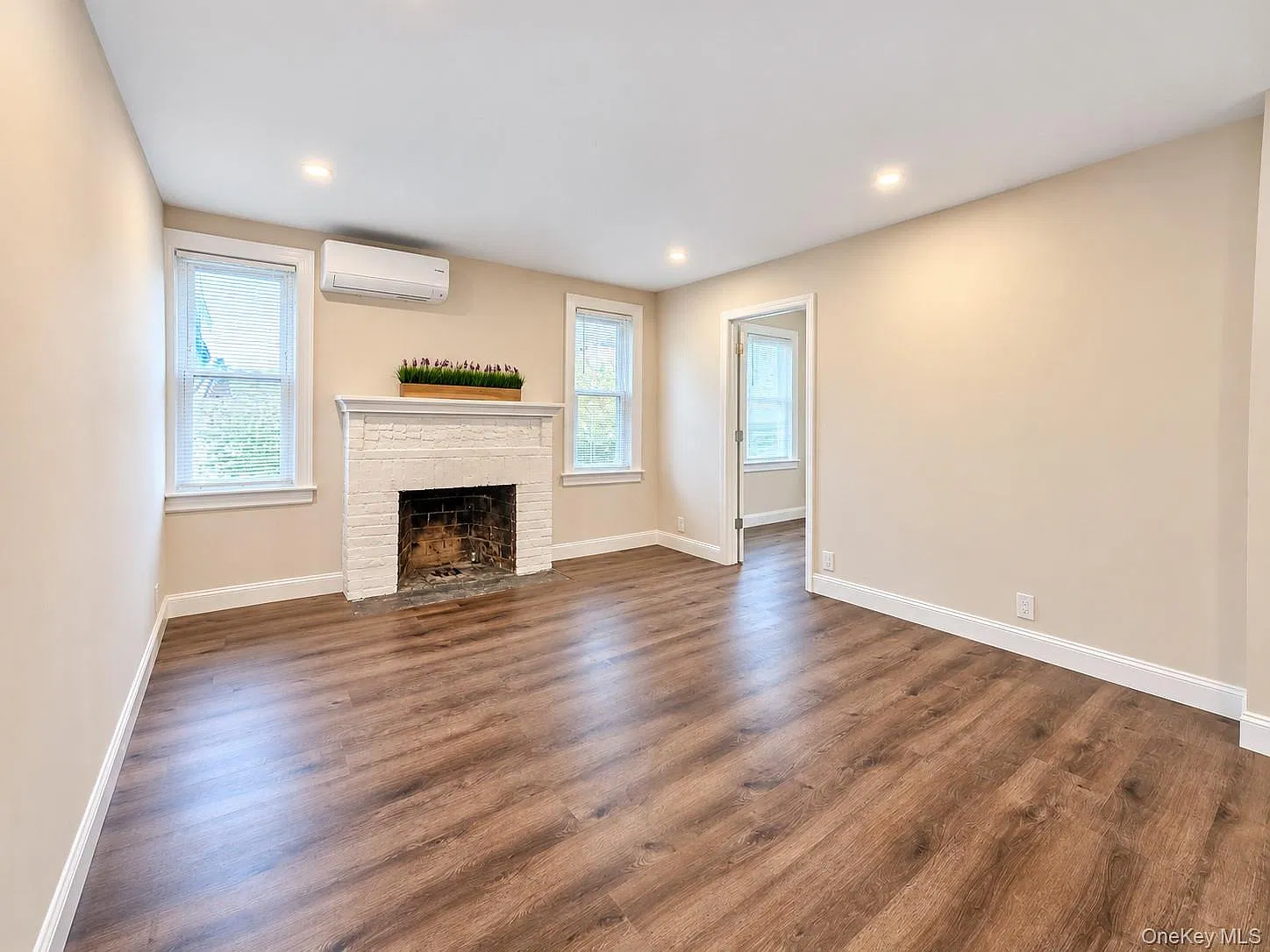 3 bed, 1.5 bath, $3,950 — Photo 3