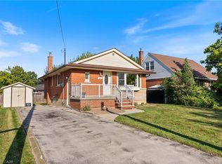 136 Warren Ave, Hamilton, ON L9A3E1