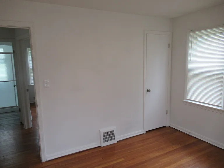 86 Cowles Ave — Photo 16