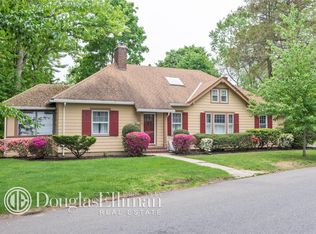 151 Nassau Rd, Huntington, NY 11743