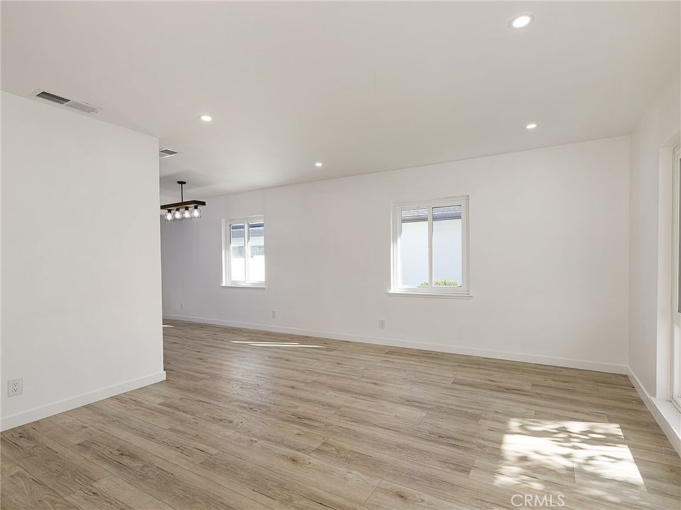 1st image of 2905 Spreckels Ct #2905