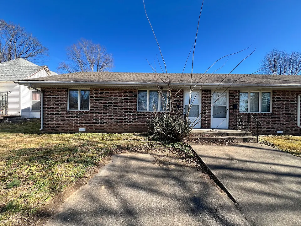 202 N Elm St #C
