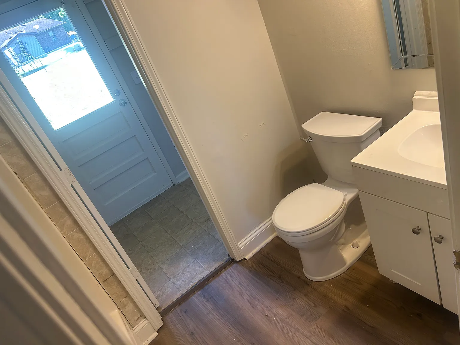 3 bed, 1000 sqft, $1,300 — Photo 3