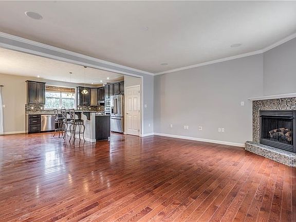 4th image of 10555 Timber Edge Dr