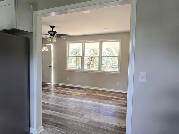 4th image of 3617 Eastgate Dr