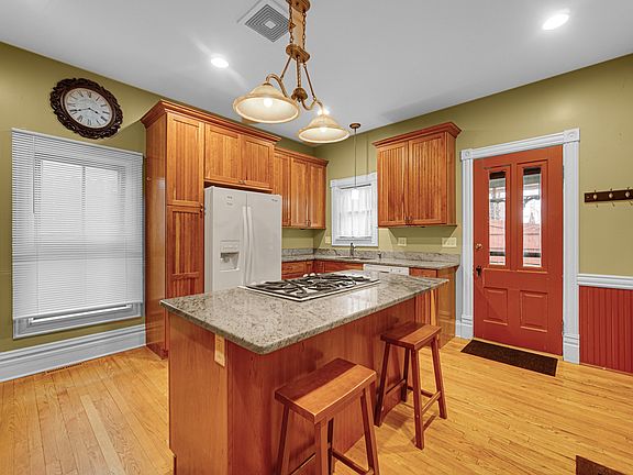 5th image of 268 Seneca St