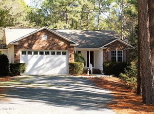 101 Thistle Ln, West End, NC 27376