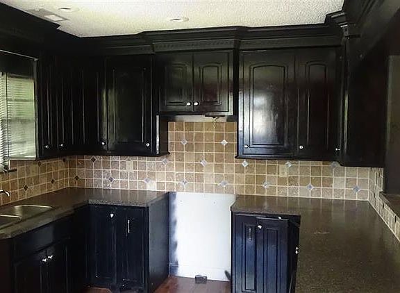 3rd image of 1740 W Pine Lake Dr