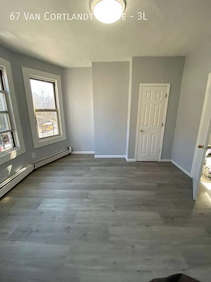 4 bed, $2,900 — Photo 4