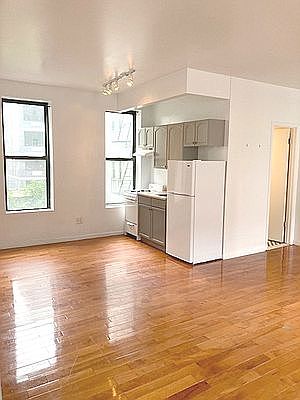 4th image of 201 E 118th St APT 3A