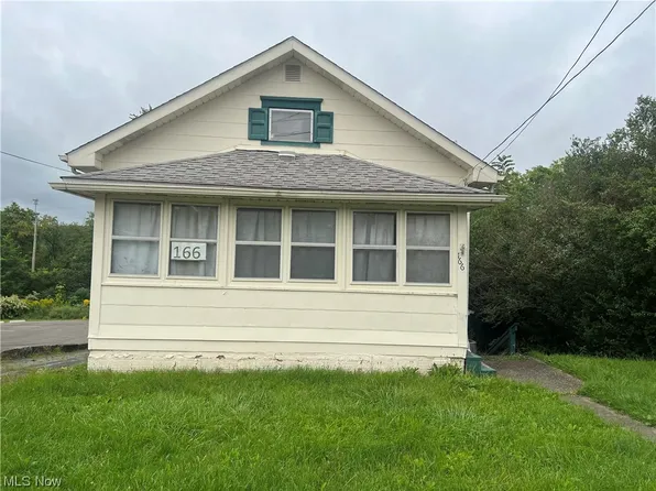 166 Lowellville Rd, Struthers, OH 44471