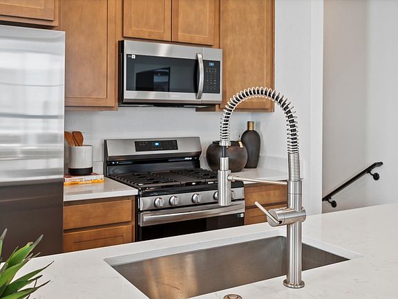 3rd image of 2028 S Holly St Unit 4