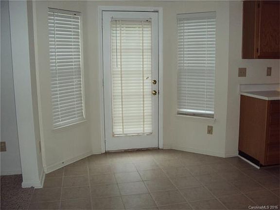 5th image of 806 Yorkdale Dr