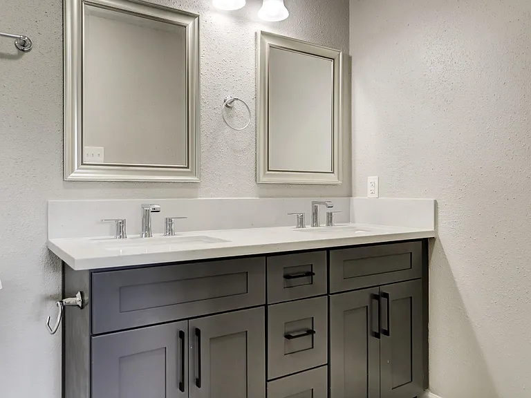 4411 Oak Shadows Dr — Photo 13