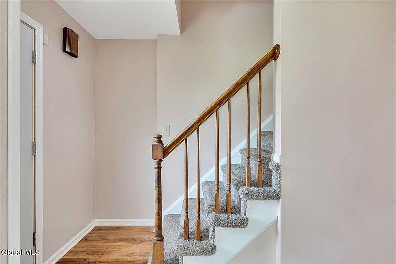 4th image of 15 Deer Path Drive