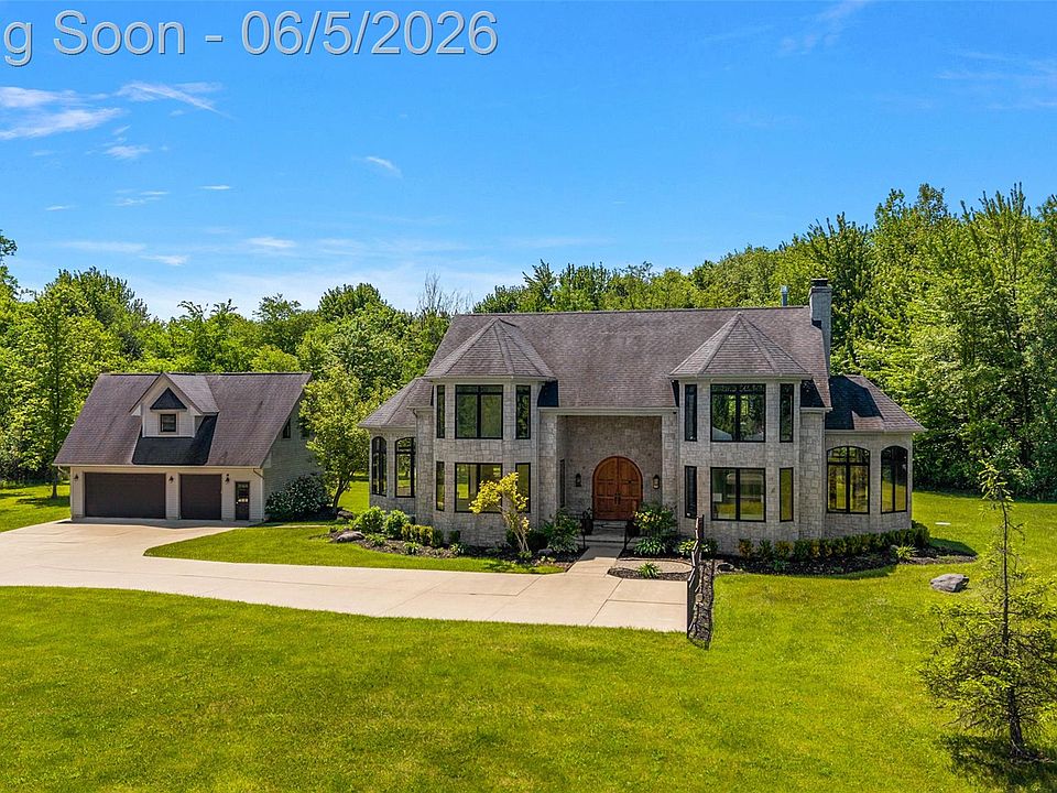 1st image of 62502 Wayfaring Rd