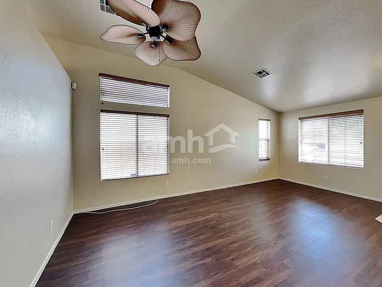 710 Breezy Ridge Dr — Photo 6