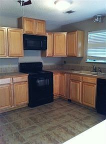 3rd image of 105 Woodglen Ct