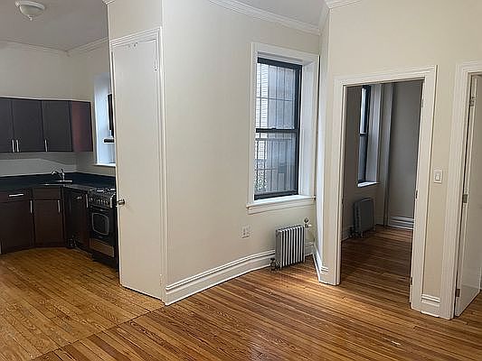 1st image of 300 12th St APT 5