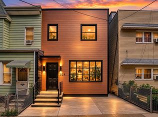 524 34th St, Union City, NJ 07087