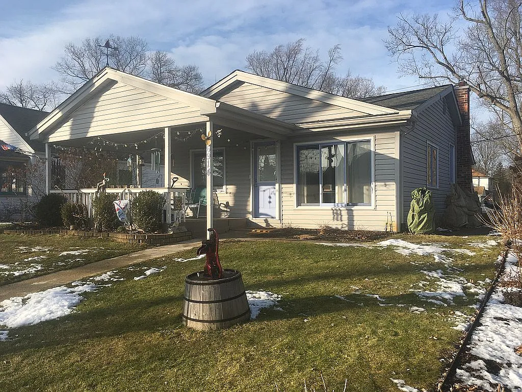 6914 Dandison Blvd photo 1