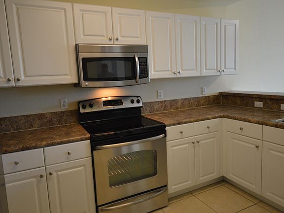 3rd image of 11403 NW 89th St APT 218