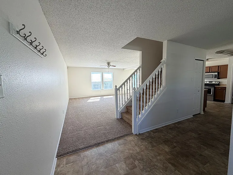1723 Elijah Blue Dr — Photo 2