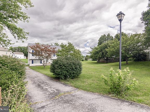 3rd image of 98 Rex Dr