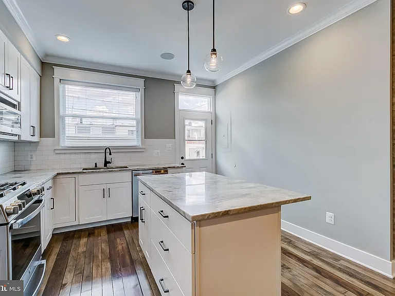 715 S Conkling St — Photo 13