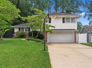106 College Dr, Saint Charles, MO 63301