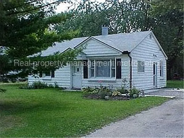 2652 Wisconsin Rd photo 1