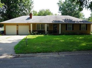 4925 S Willis Ave, Independence, MO 64055