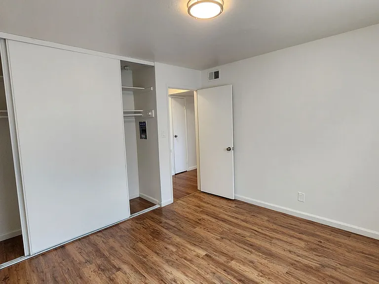 3809 Maybelle Avenue — Photo 8