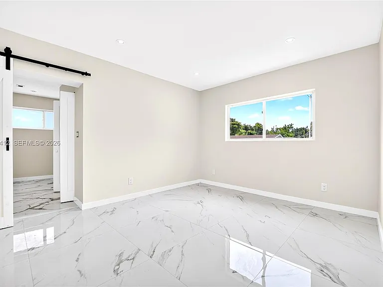 5715 Jackson St — Photo 32