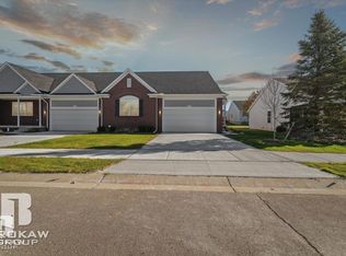 1470 Lincoln St, Lapeer, MI 48446