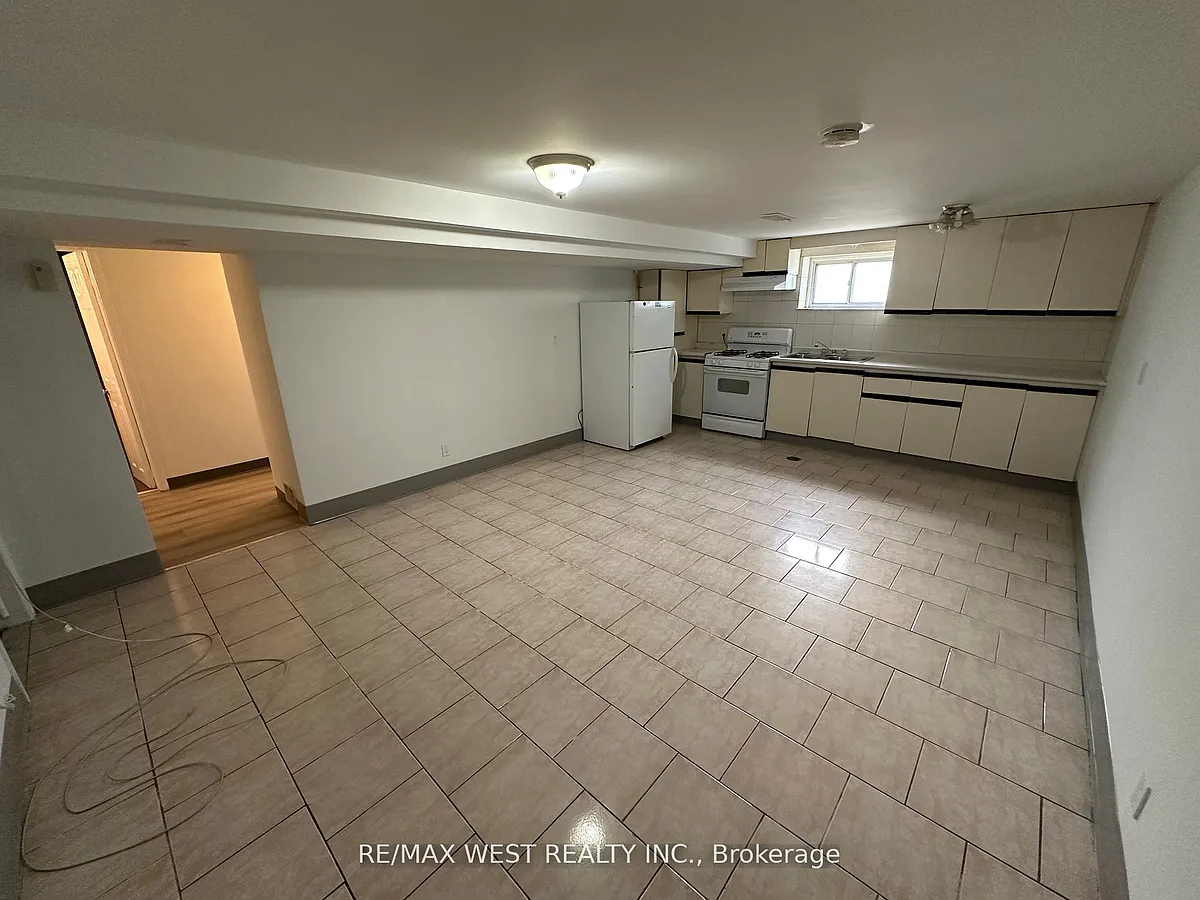 Building Photo - 999 Caledonia Rd #BASEMENT